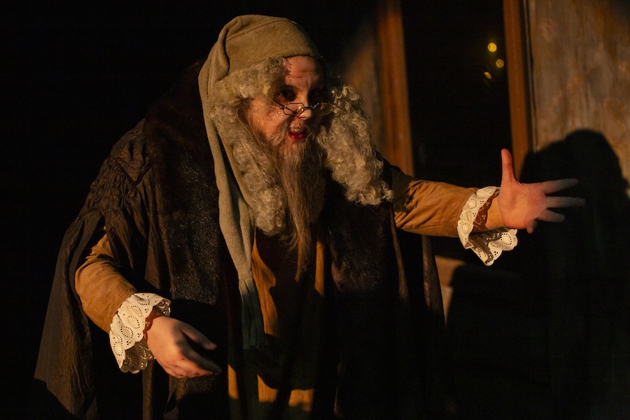 Student Hannah Rolsten perfoming in the great comet of 1912